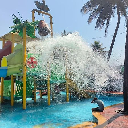 Pinewood Resort カルジャット エクステリア 写真